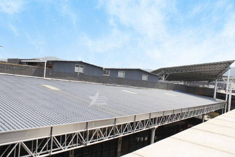 钢结构+贺州合成树脂瓦屋面建筑体系在中国得到广泛应用