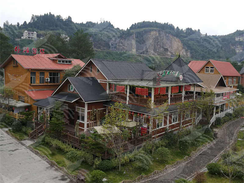 选择贺州合成树脂瓦，为南方屋顶雨季防水护航